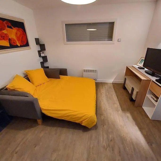 Apartment Studio Avec Terrasse Et Jardin A 100 M De La Plage Ploemeur