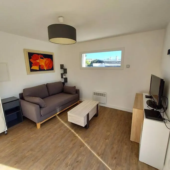 Studio Avec Terrasse Et Jardin A 100 M De La Plage Ploemeur France