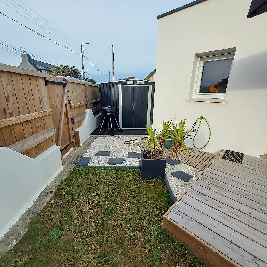 Studio Avec Terrasse Et Jardin A 100 M De La Plage Ploemeur Apartment